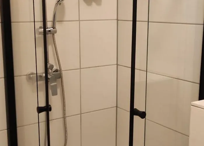 Moderne Doppelhaushaelfte Mit Sued-west-terrasse 度假居