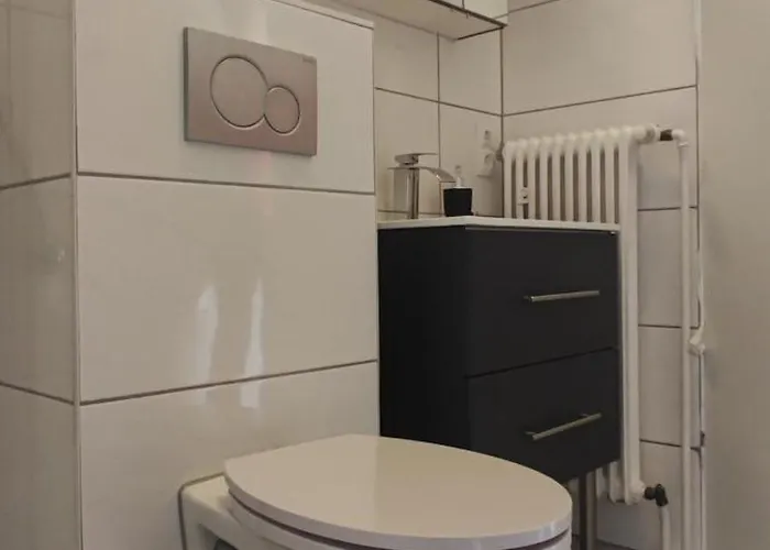 Moderne Doppelhaushaelfte Mit Sued-west-terrasse