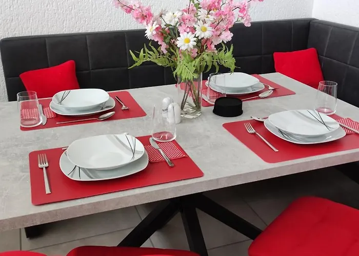 Moderne Doppelhaushaelfte Mit Sued-west-terrasse * 埃克拉特