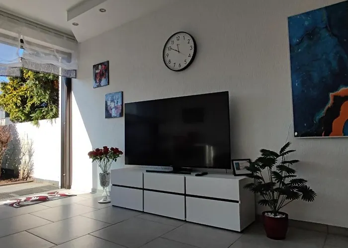 度假居 Moderne Doppelhaushaelfte Mit Sued-west-terrasse 埃克拉特