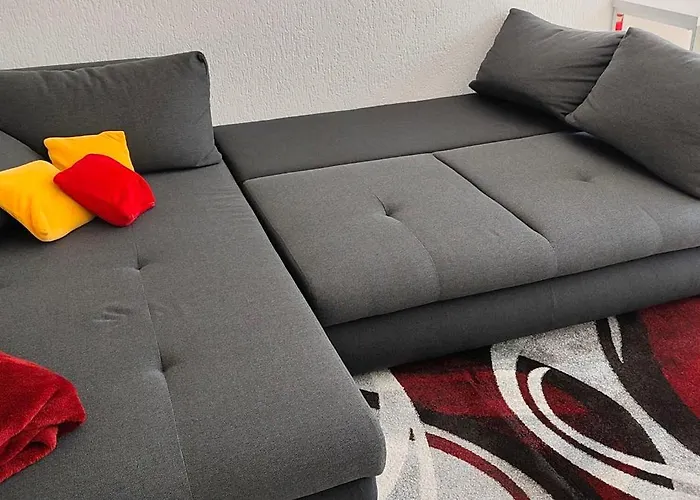 Moderne Doppelhaushaelfte Mit Sued-west-terrasse 度假居