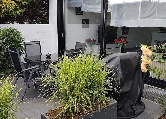 Moderne Doppelhaushaelfte Mit Sued-west-terrasse 度假居 埃克拉特